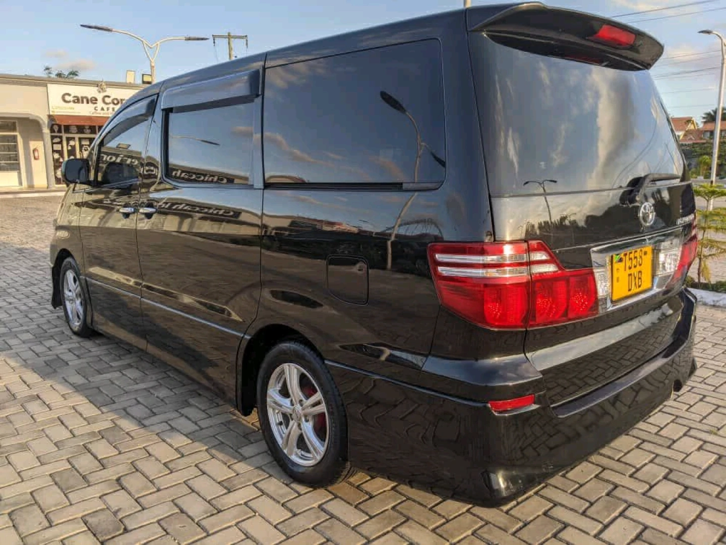 Toyota Alphard 2006 Minivan thumbnail 5