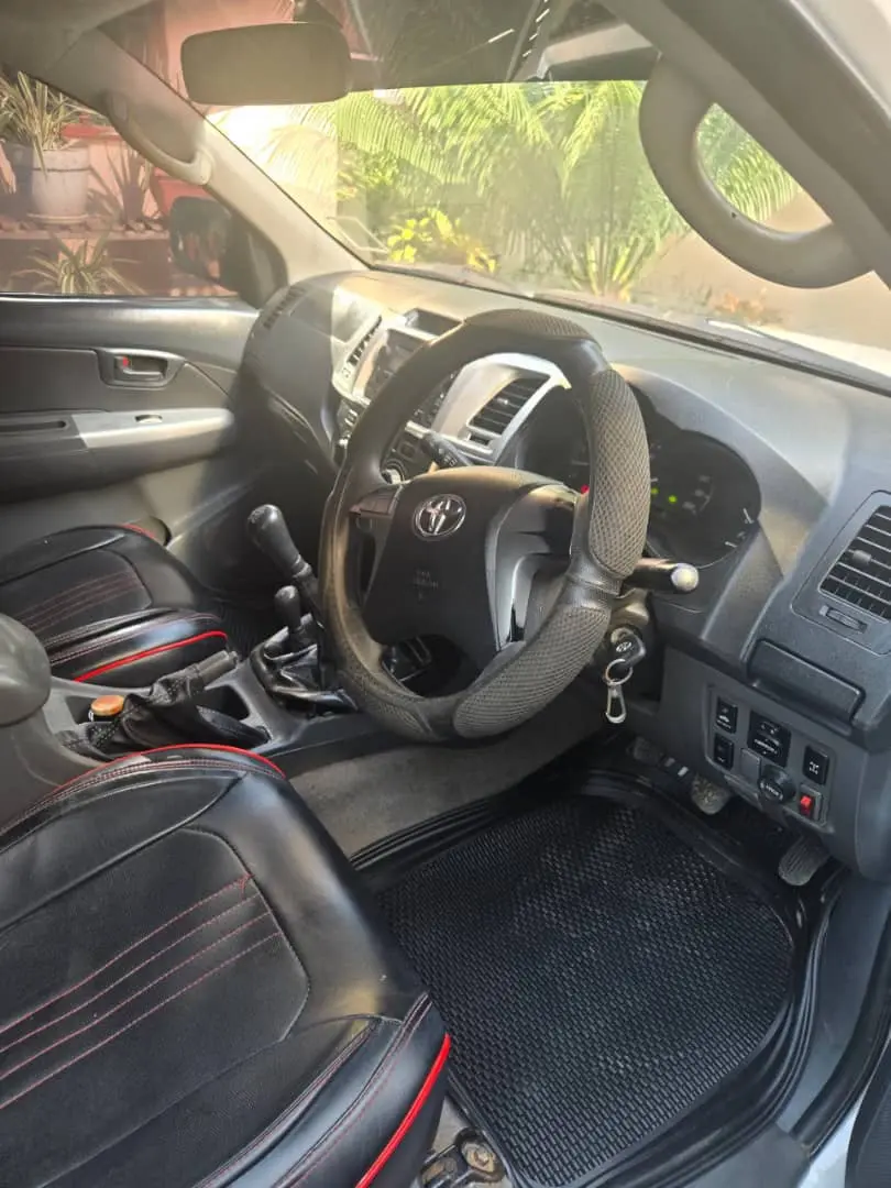 Toyota Hilux Double Cabin 2010 thumbnail 7