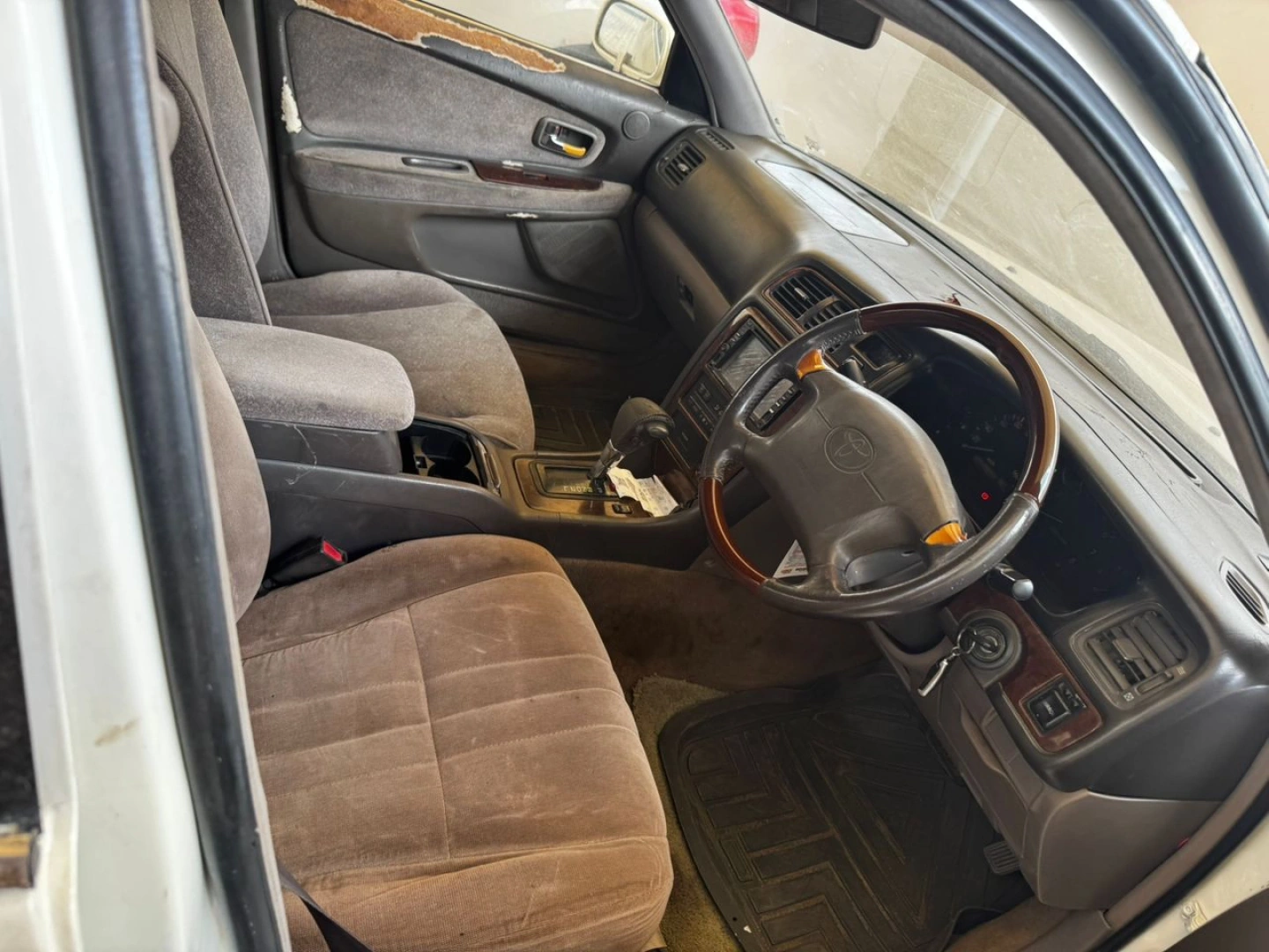 Used Toyota GX 100 Sedan (AC Full, Clean Engine) thumbnail 3
