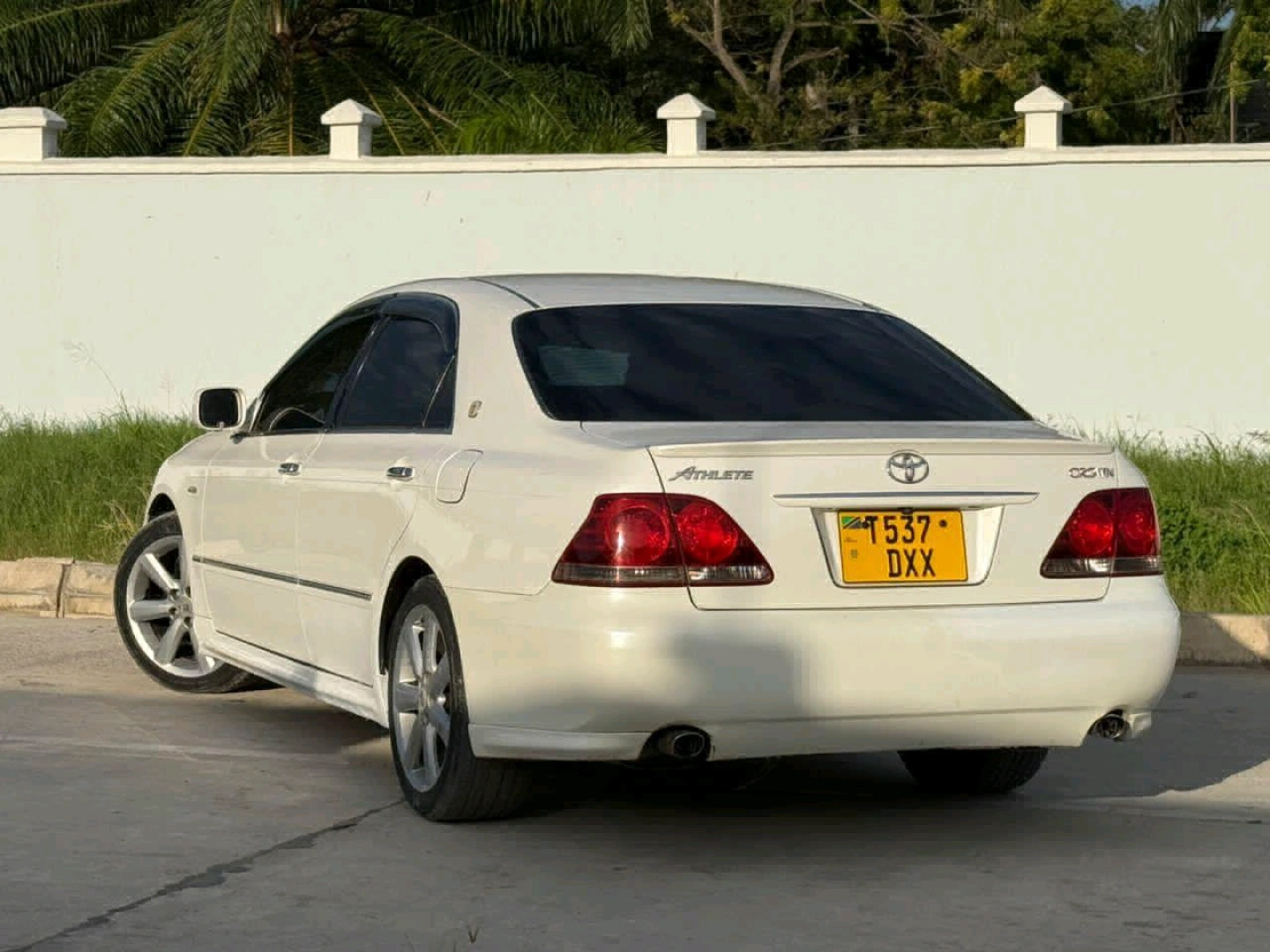 Toyota Crown Athlete 2006 Pearl White Sedan thumbnail 5