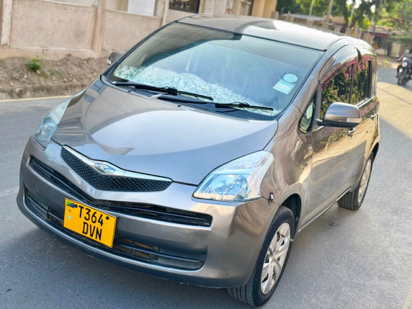 Toyota Ractis Automatic 1290 CC thumbnail 2