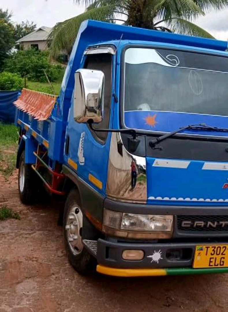 Used Mitsubishi Canter Tipper Truck ELG (3 Ton) thumbnail 3
