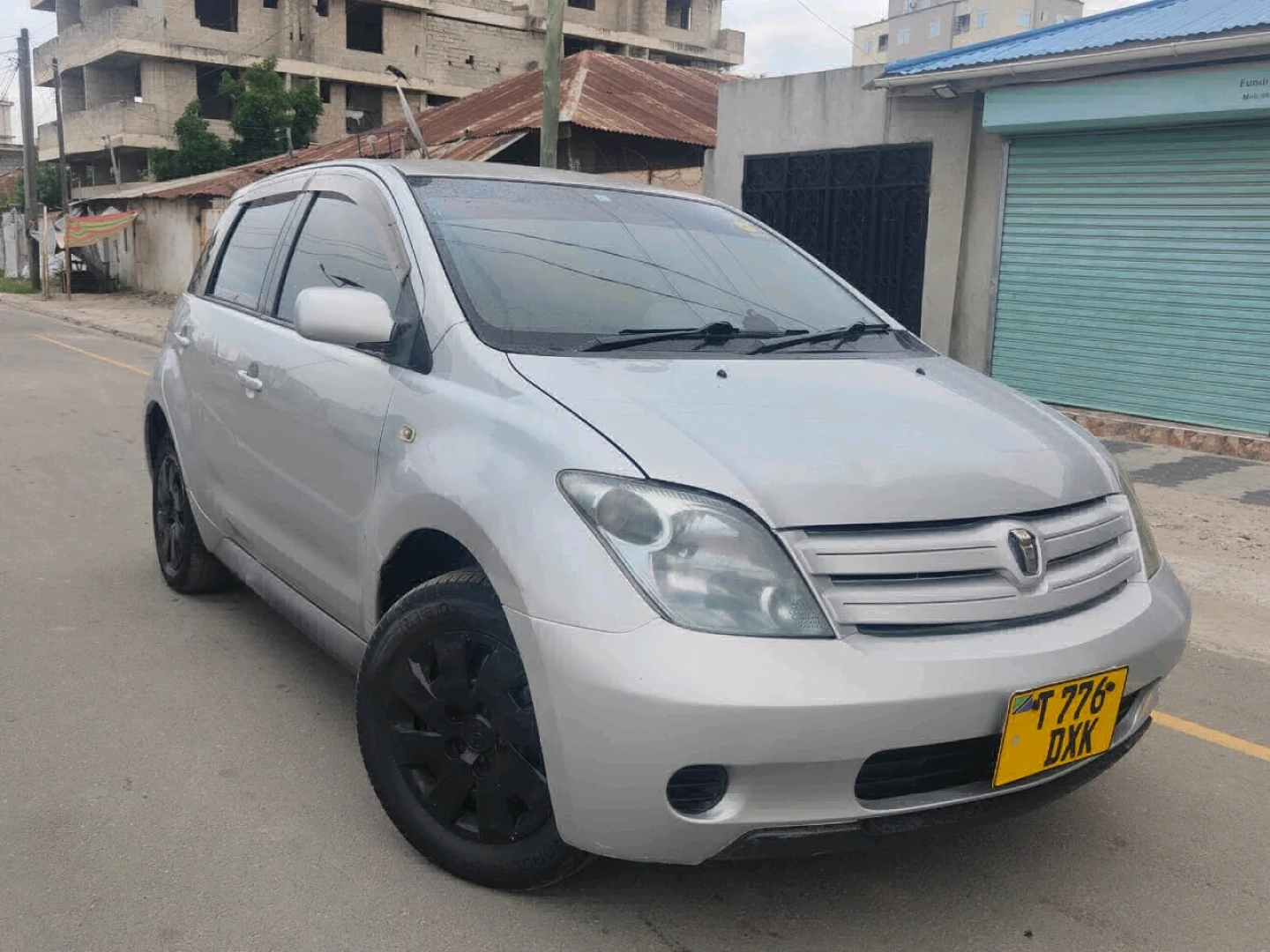 Toyota Ist Automatic 1290cc - Clean Condition thumbnail 4