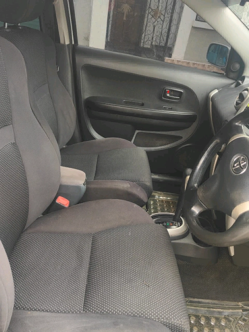 Toyota Ist Automatic 1290cc - Clean Condition thumbnail 7