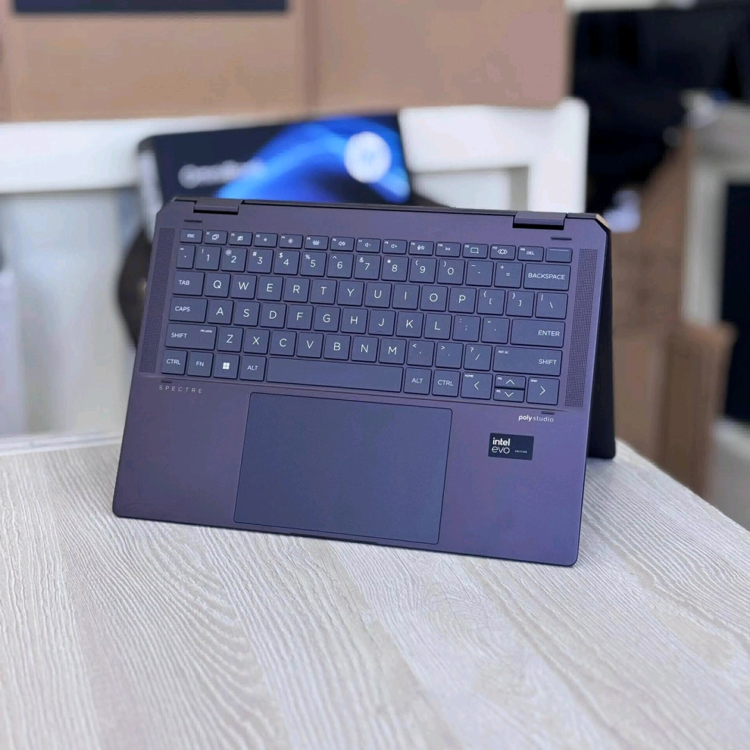 Brand New HP Spectre x360 2-in-1 i7 15th Gen 16GB/1TB SSD thumbnail 3