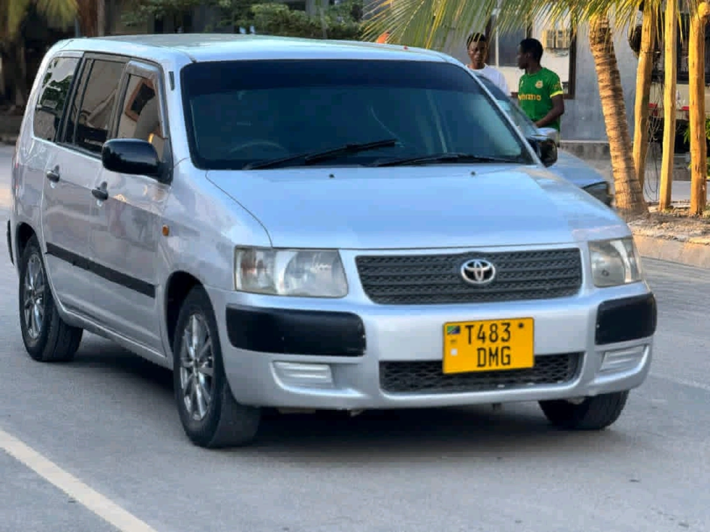 Toyota Succeed 2004 Silver Van Full AC thumbnail 2