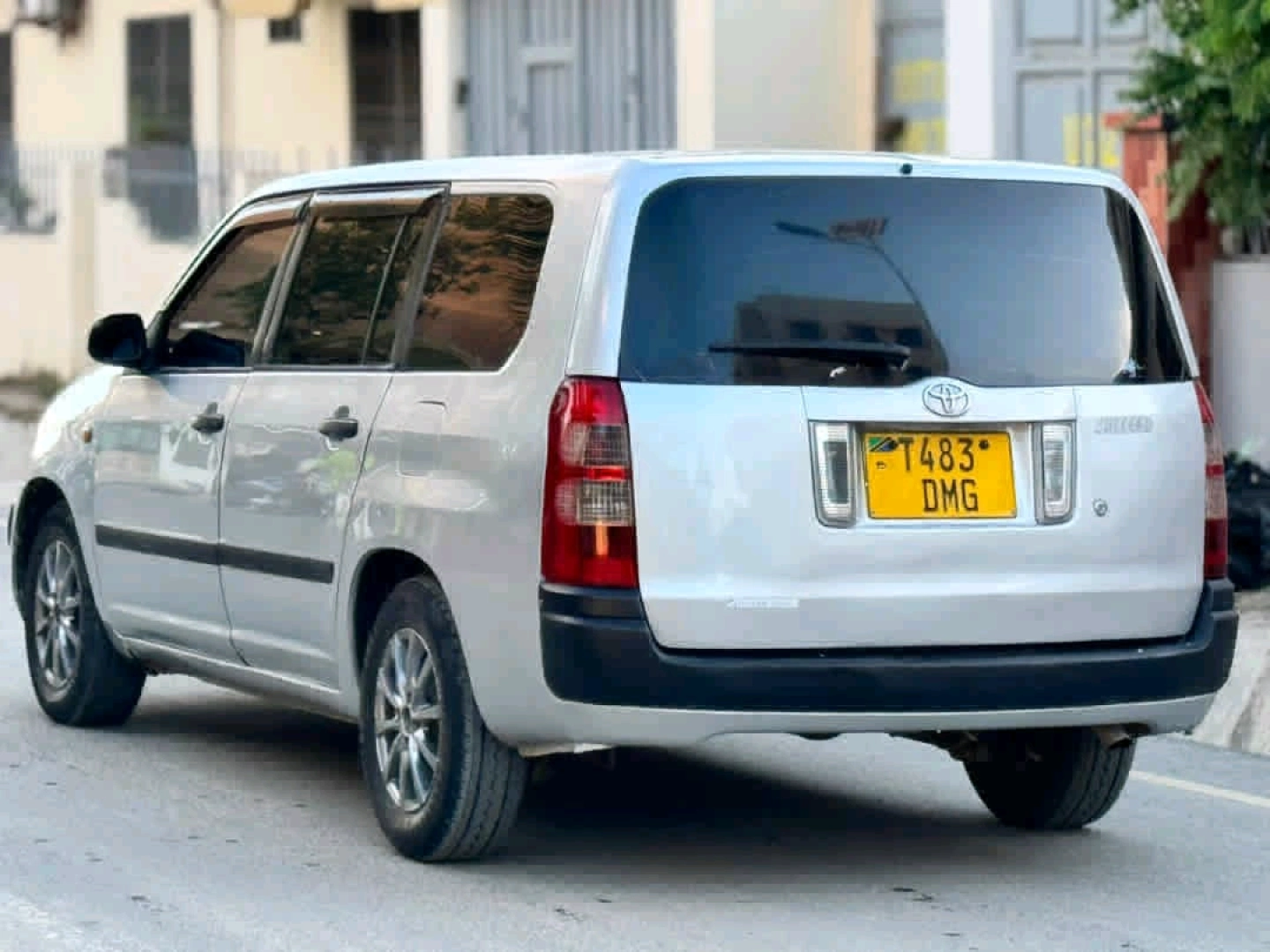 Toyota Succeed 2004 Silver Van Full AC thumbnail 3