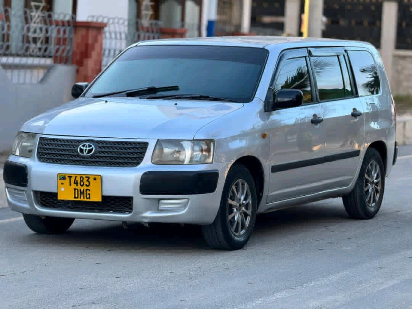 Toyota Succeed 2004 Silver Van Full AC thumbnail 4