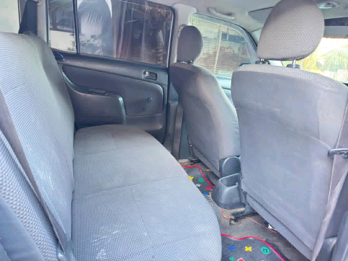 Toyota Succeed 2004 Silver Van Full AC thumbnail 6