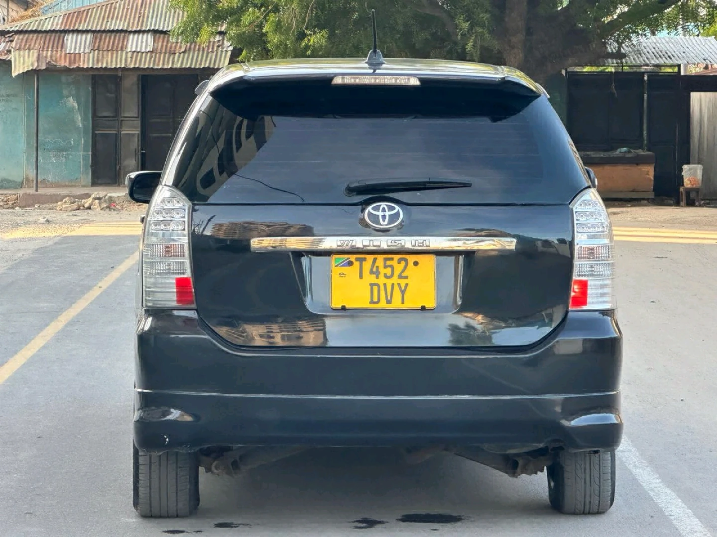 Toyota Wish 2006 Black Minivan (Reg DVY) thumbnail 4