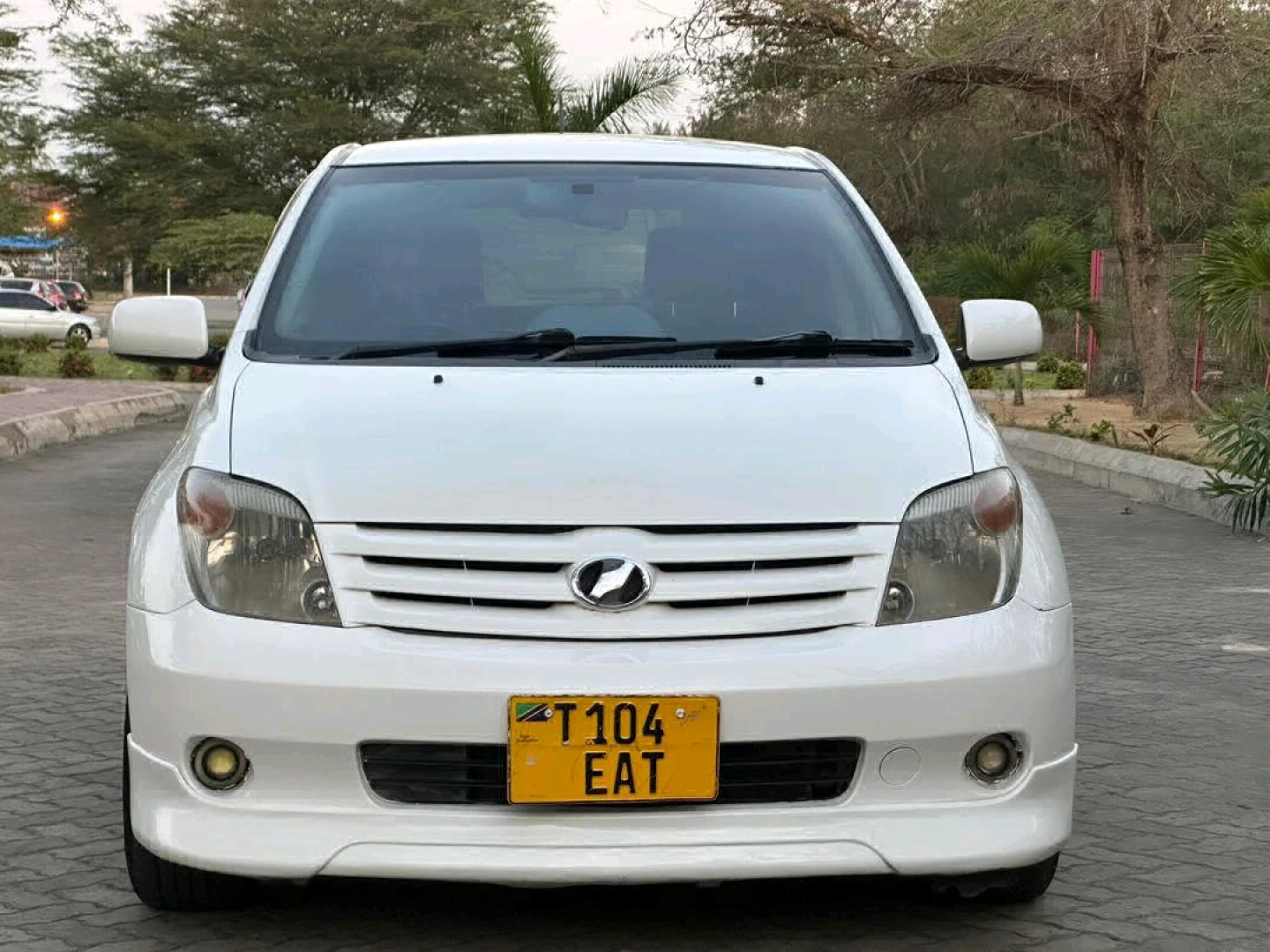 Toyota IST 2006, White, Clean Condition