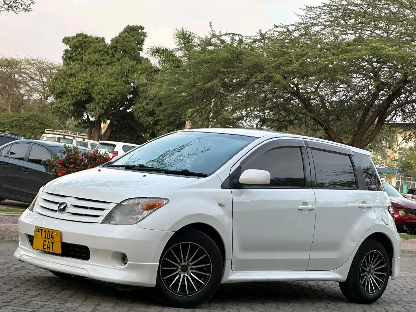 Toyota IST 2006, White, Clean Condition thumbnail 3