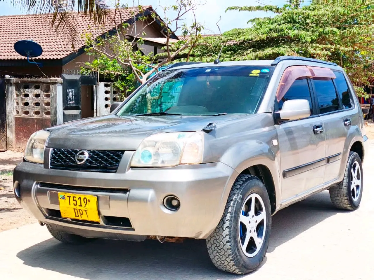 Nissan X-Trail 2004, Silver thumbnail 2
