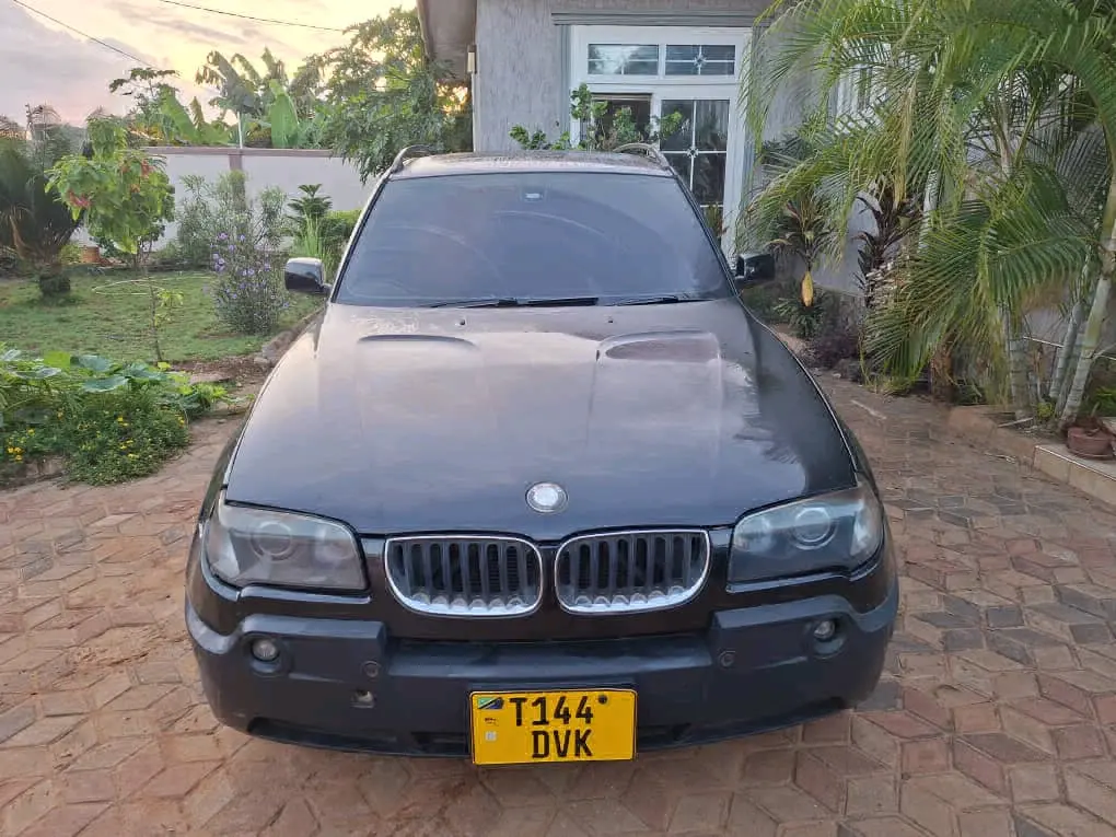 BMW X3 SUV thumbnail 4