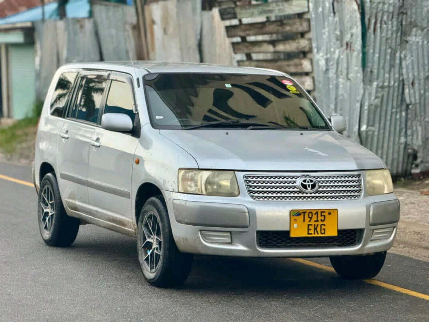 Toyota Succeed Van 2010 (1490cc) with Android TV thumbnail 3