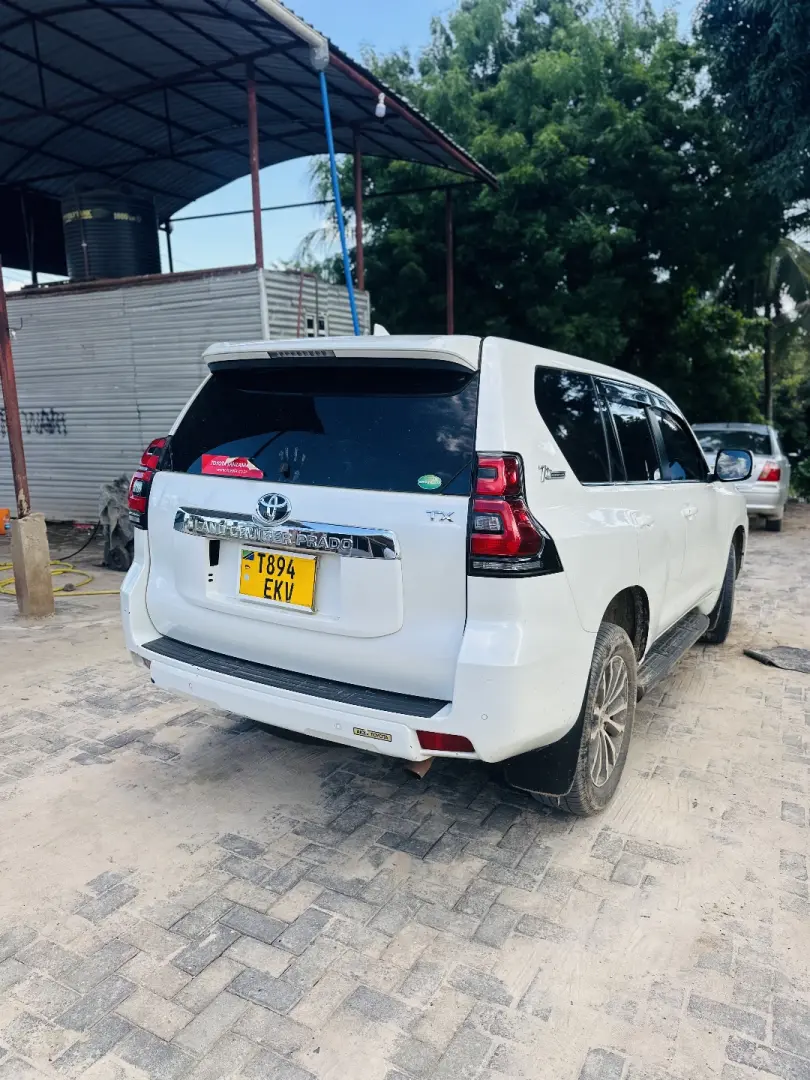 Toyota Land Cruiser Prado TX 2019 thumbnail 3