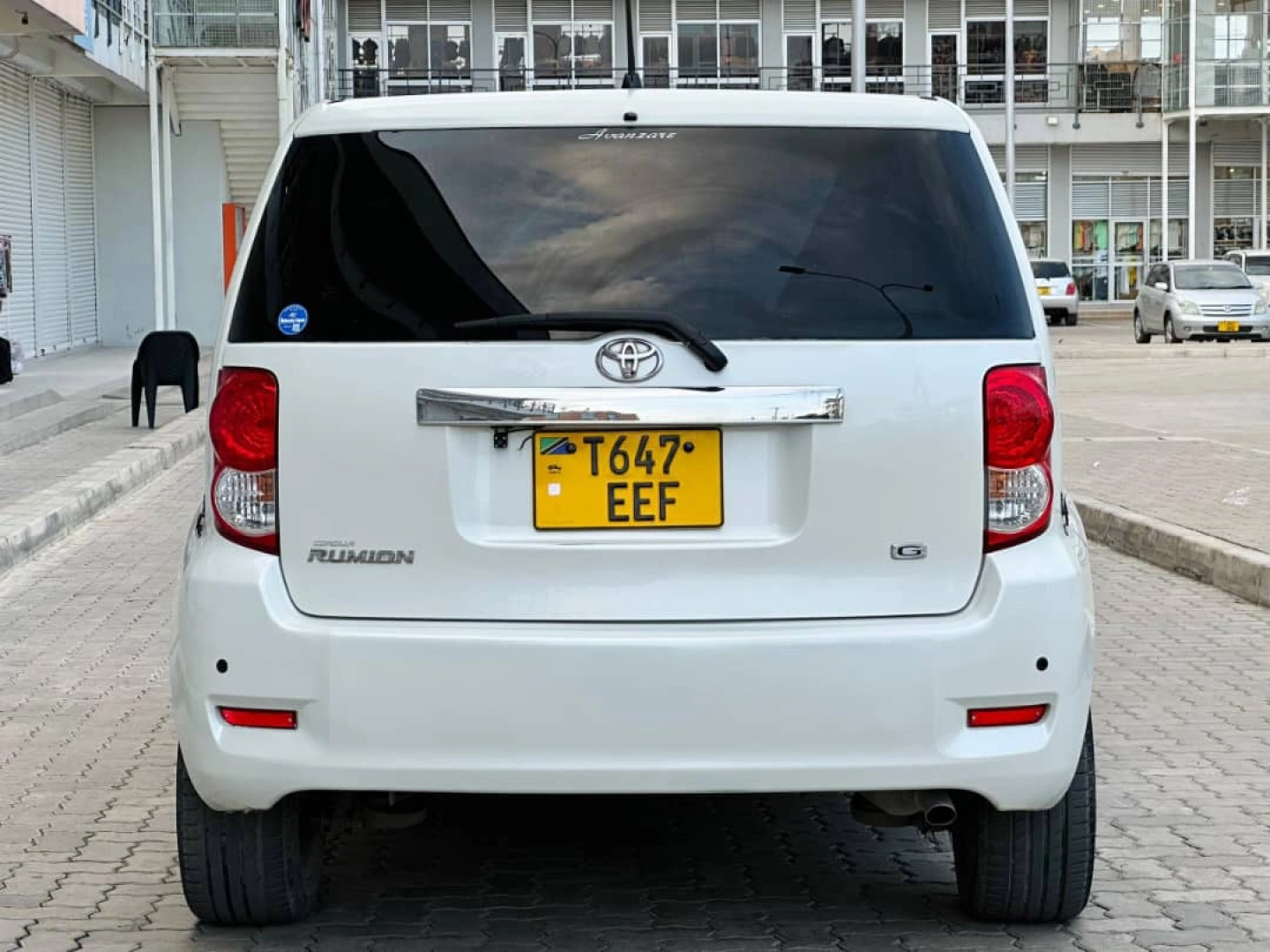 Toyota Rumion 2009 (White) - 1490 CC thumbnail 4