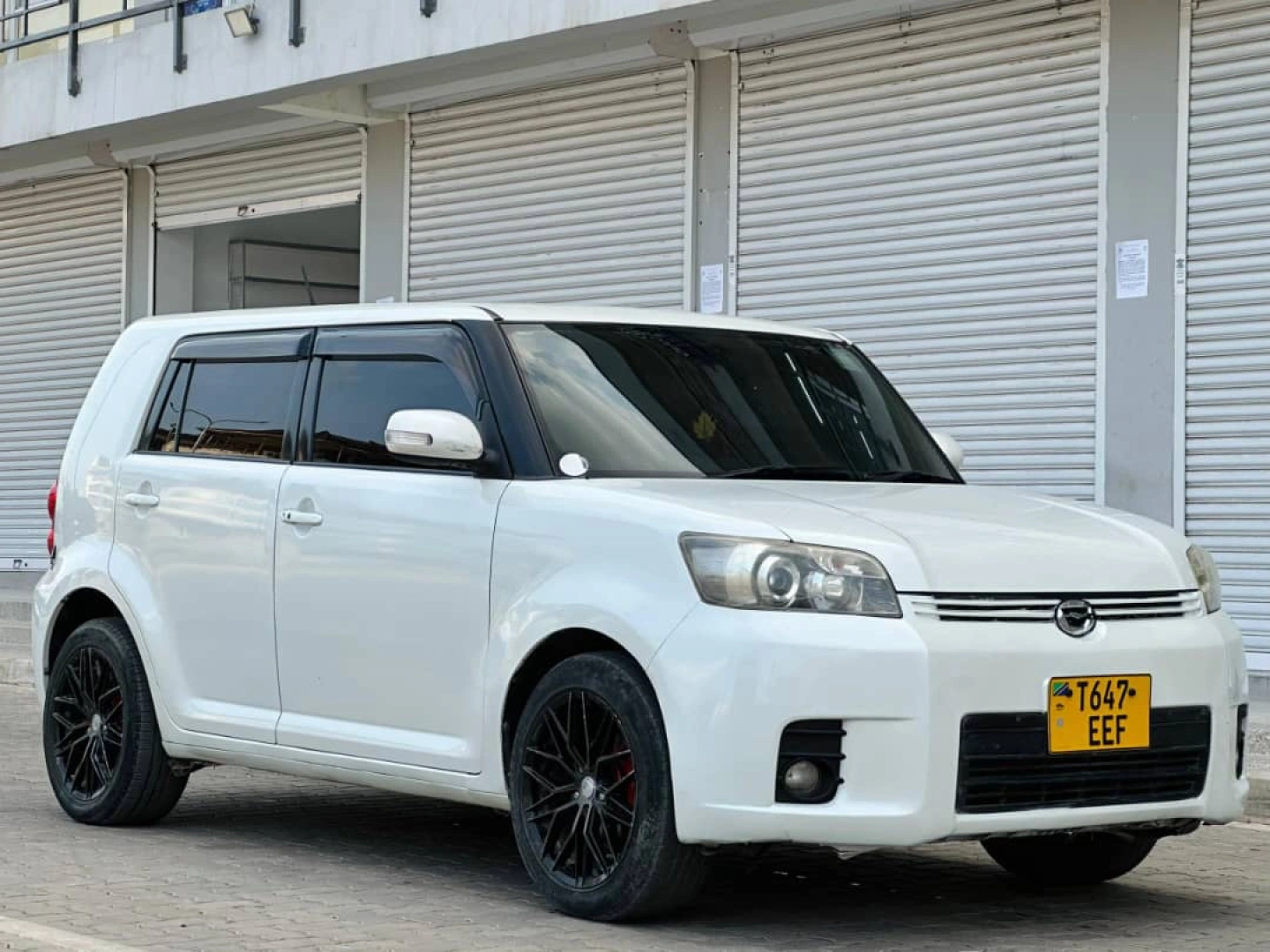 Toyota Rumion 2009 (White) - 1490 CC thumbnail 6