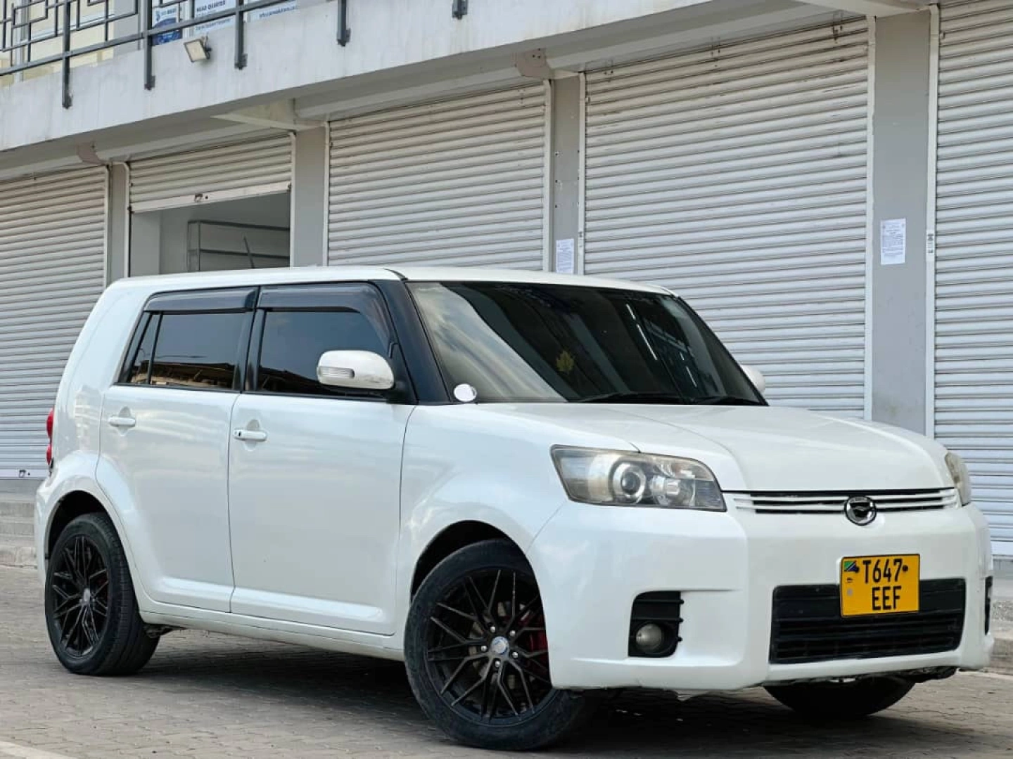 Toyota Rumion 2009 (White) - 1490 CC thumbnail 8