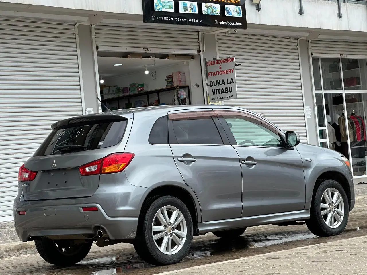 Mitsubishi RVR 2011 Grey SUV for Sale thumbnail 4