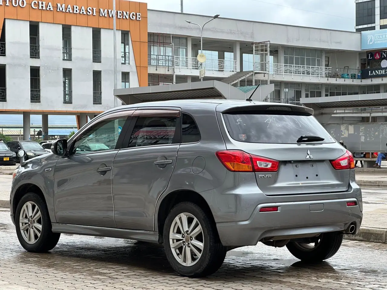 Mitsubishi RVR 2011 Grey SUV for Sale thumbnail 5