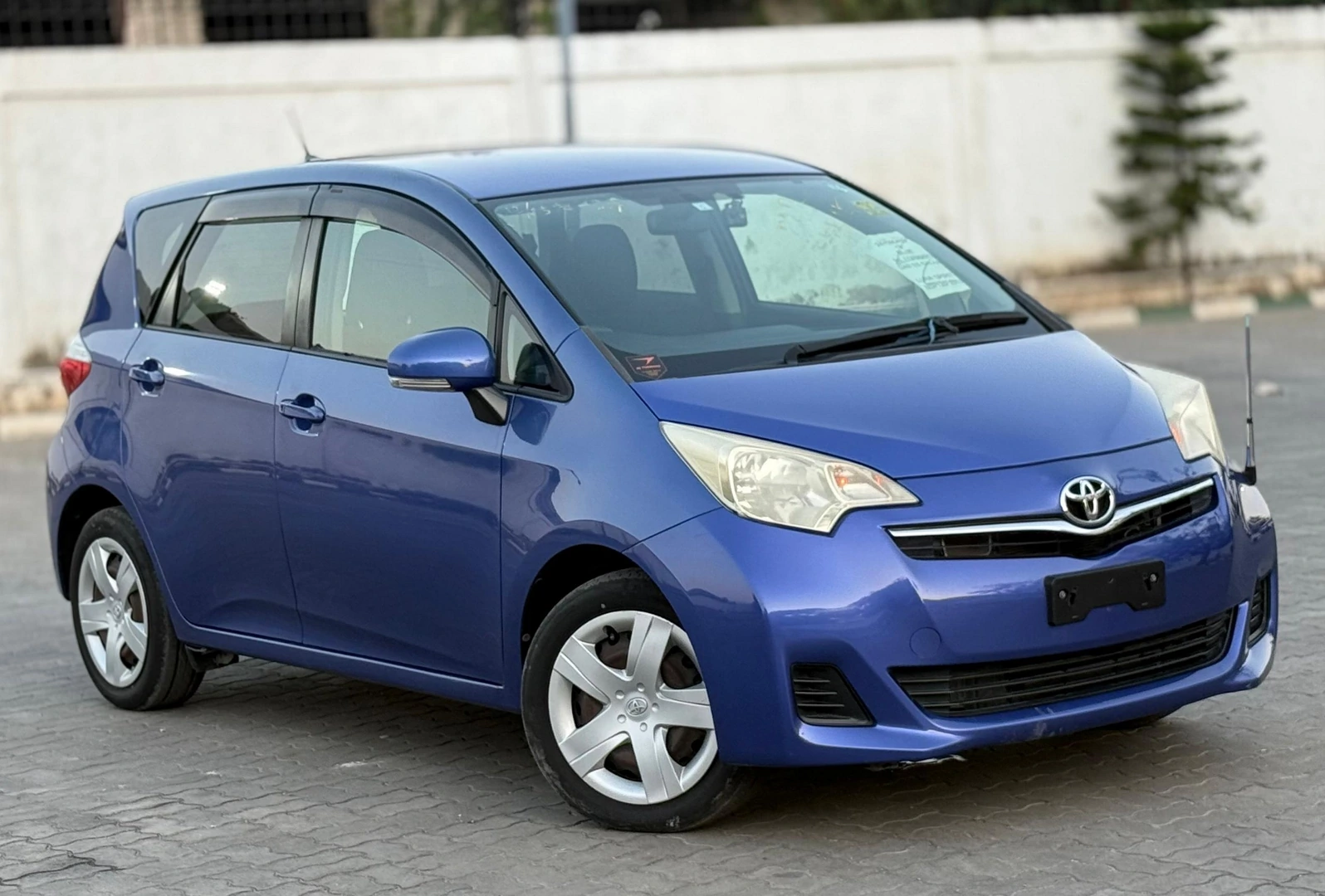 Blue Toyota Ractis 2012 (Unregistered) thumbnail 4