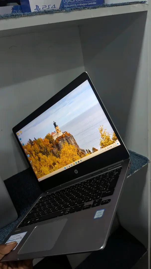 HP EliteBook Folio G1 - Core i5 8th Gen thumbnail 2