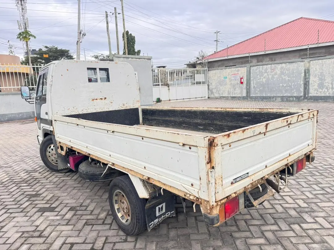 Isuzu Elf 250 Truck (1990) thumbnail 7