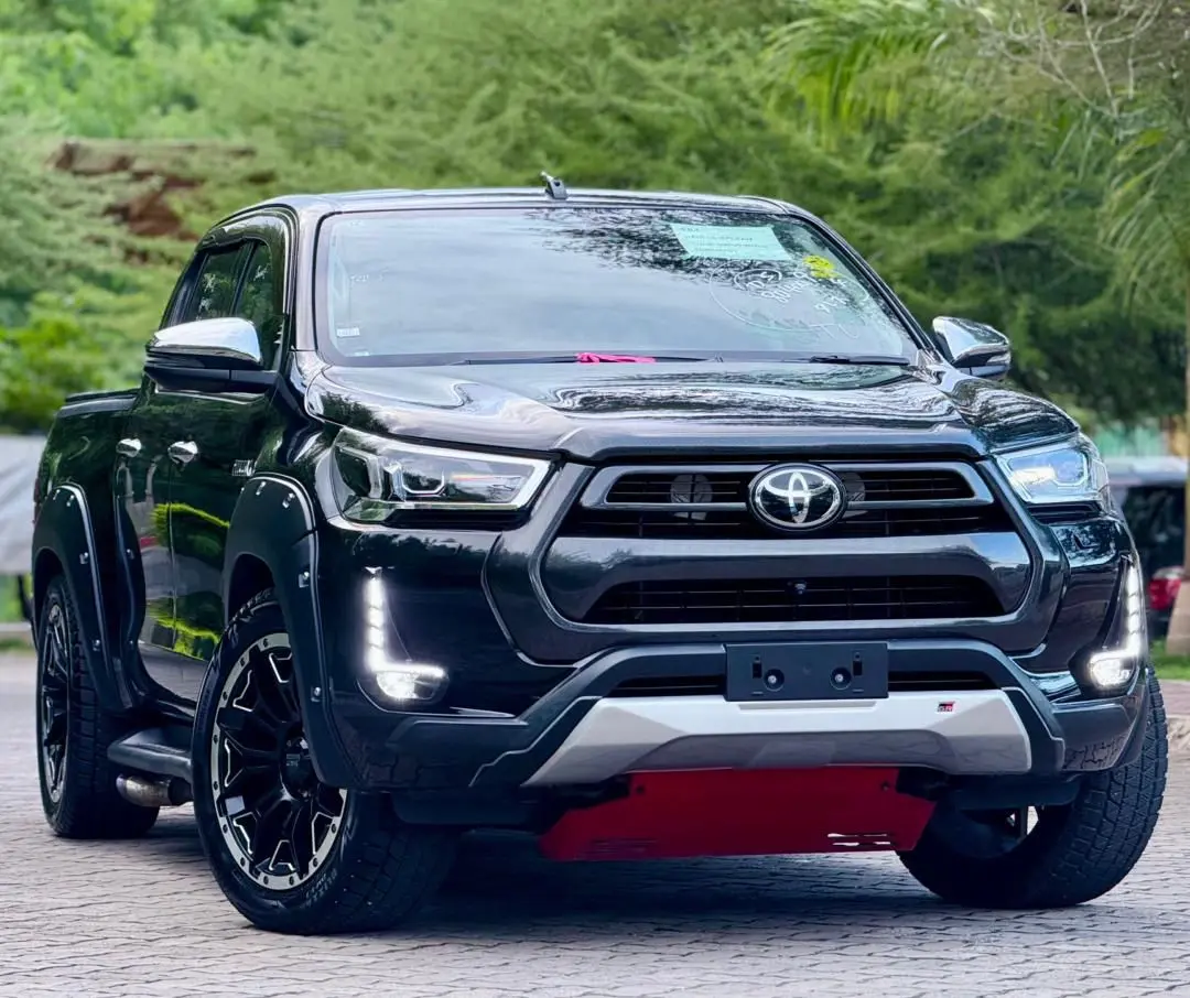 2020 Toyota Hilux Double Cabin thumbnail 2