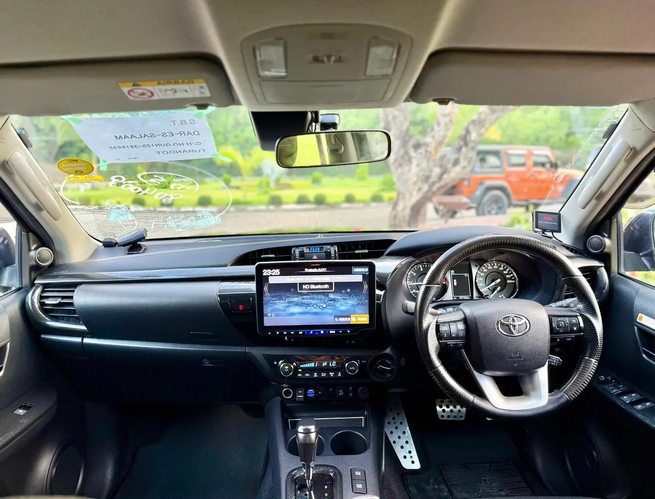 2020 Toyota Hilux Double Cabin thumbnail 4
