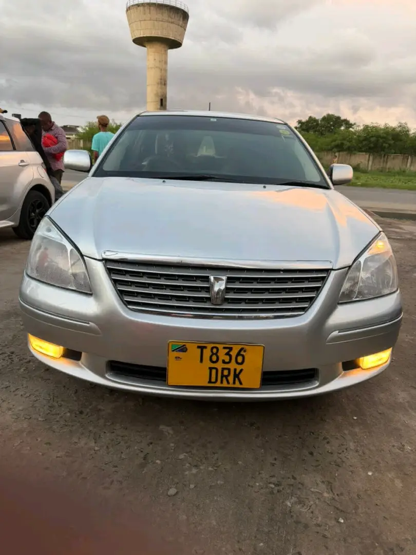 Toyota Premio F 2004