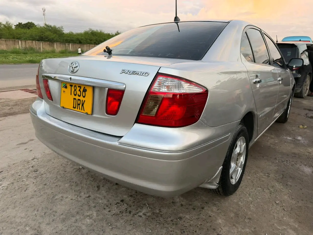 Toyota Premio F 2004 thumbnail 4