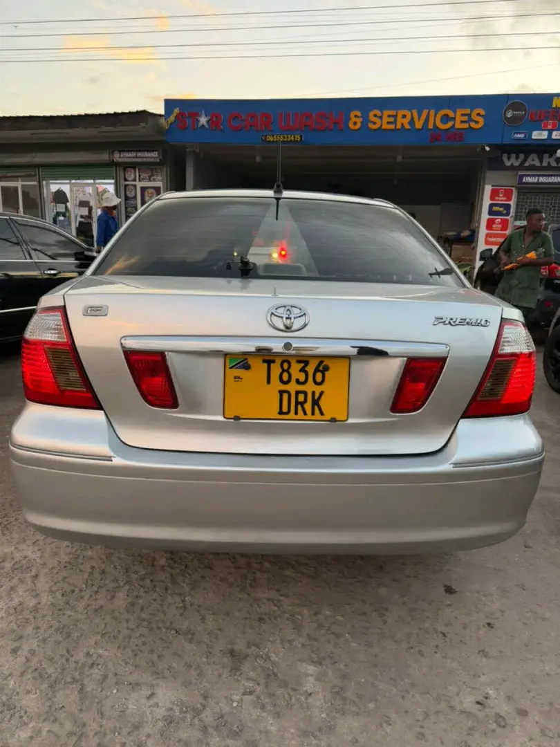 Toyota Premio F 2004 thumbnail 6