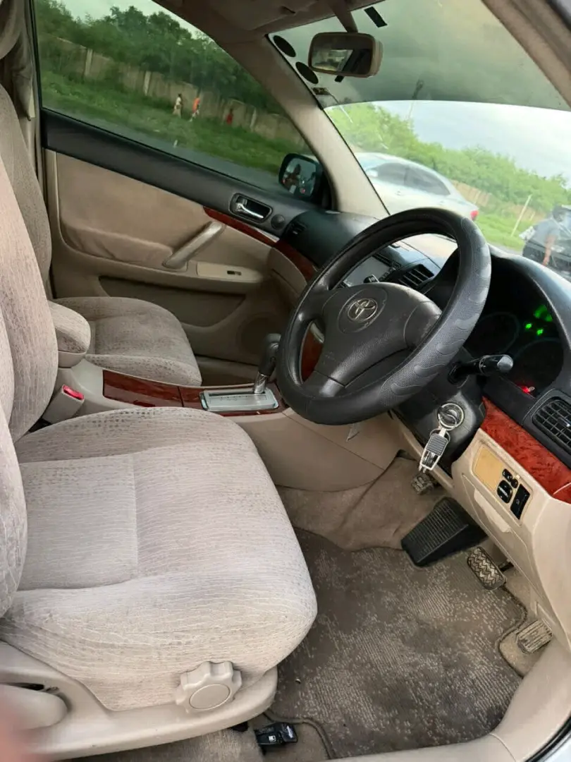 Toyota Premio F 2004 thumbnail 7