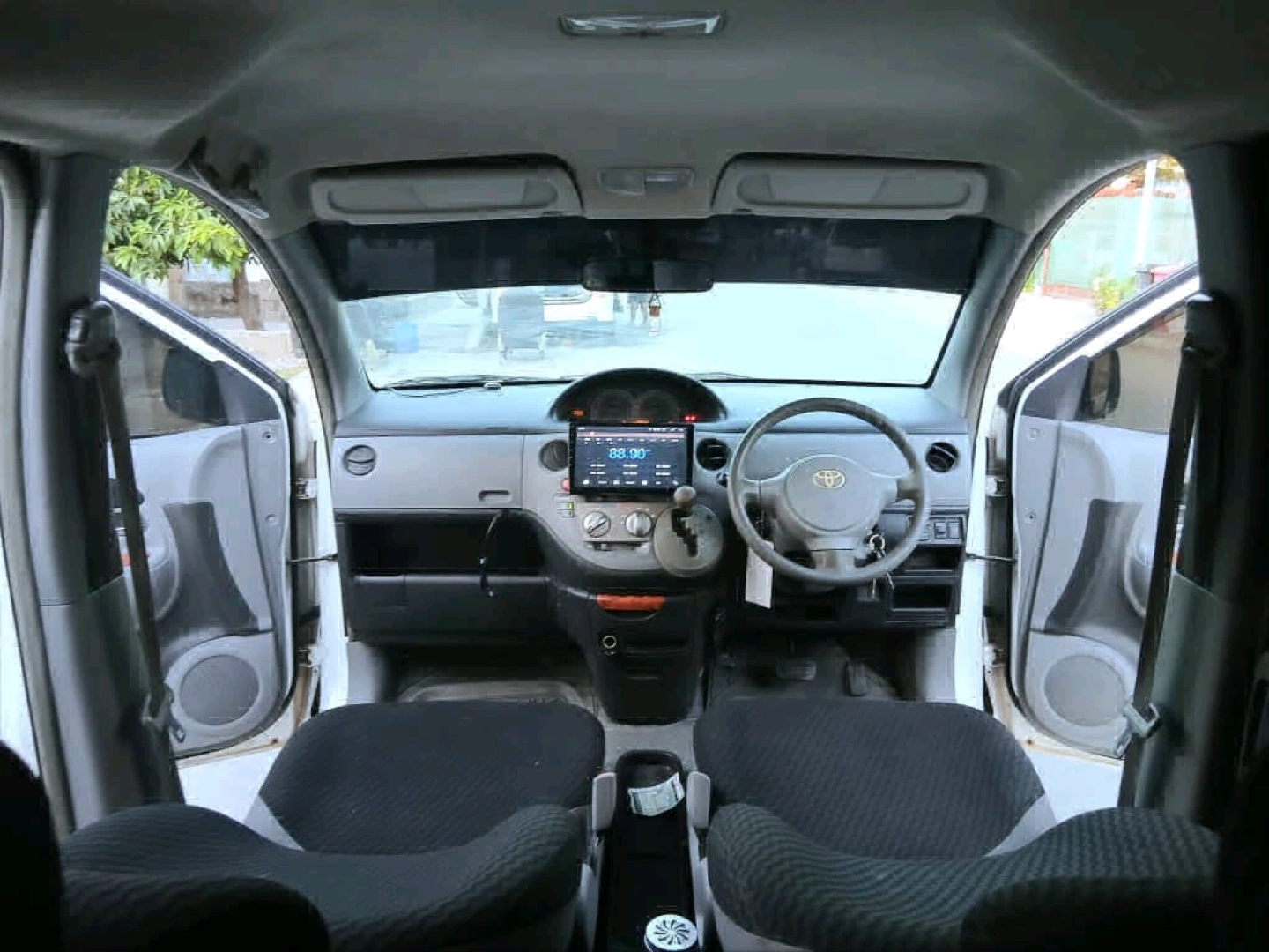 Toyota Sienta 2005 Pearl White (Reg DRB) thumbnail 6