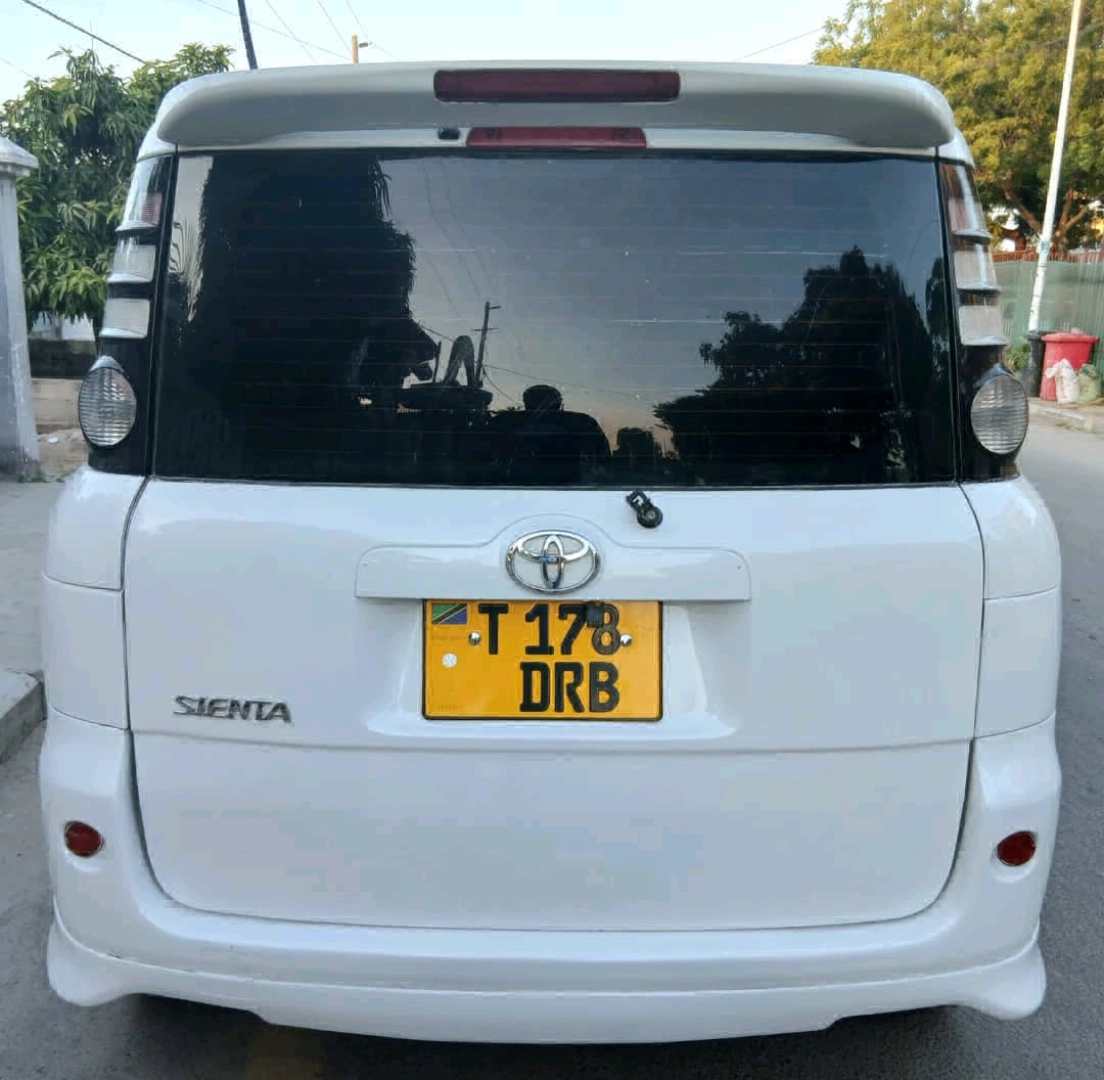 Toyota Sienta 2005 Pearl White (Reg DRB) thumbnail 8
