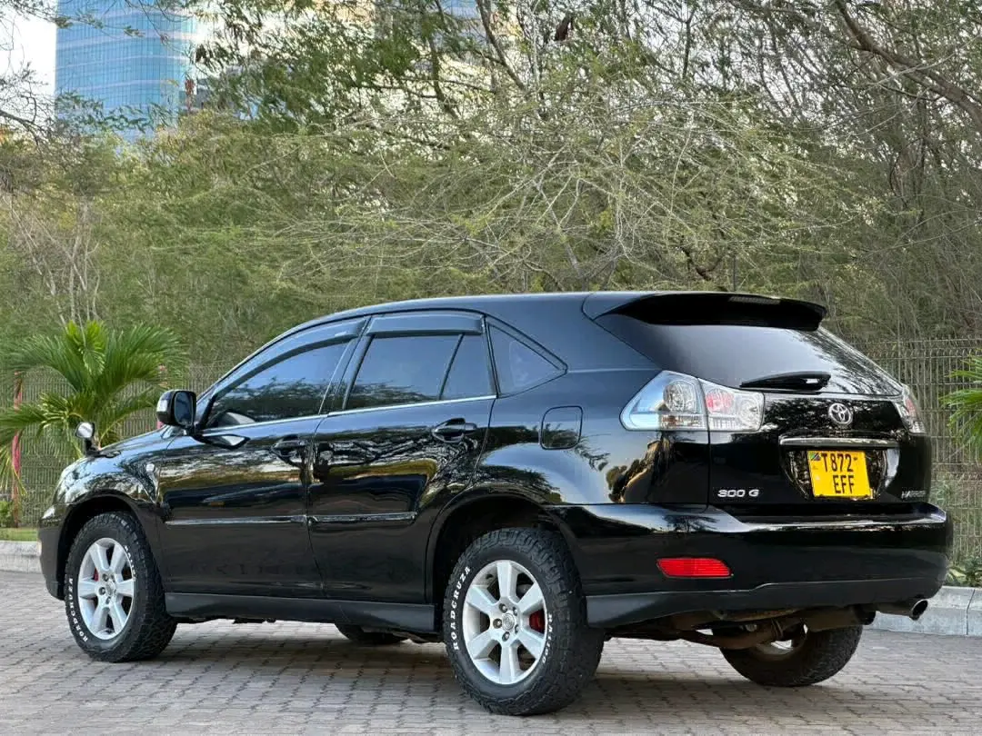 Toyota Harrier 2006 Black for Sale thumbnail 4
