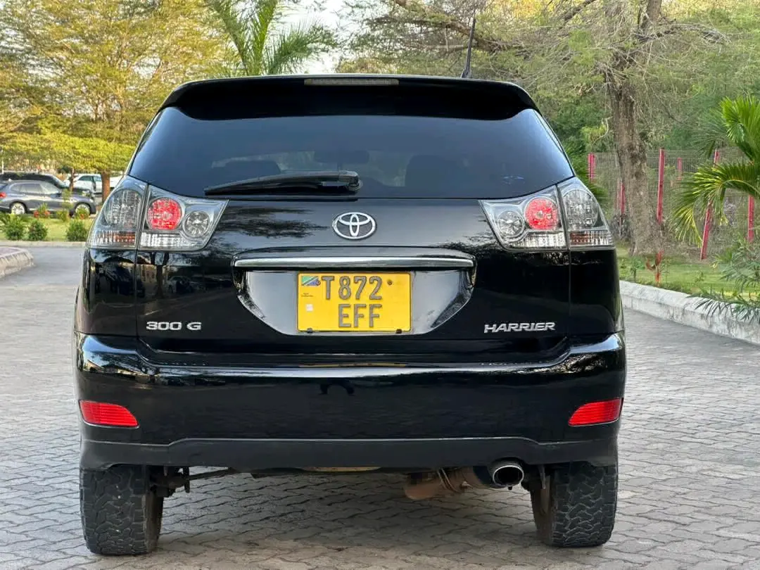Toyota Harrier 2006 Black for Sale thumbnail 5