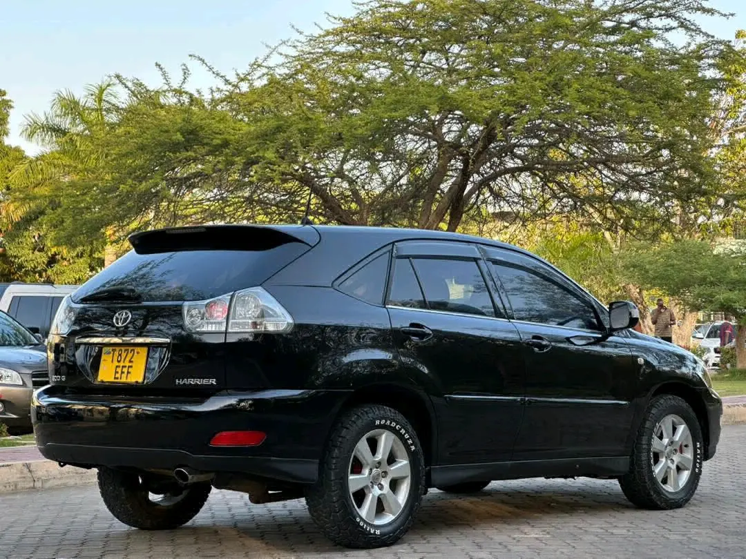 Toyota Harrier 2006 Black for Sale thumbnail 6