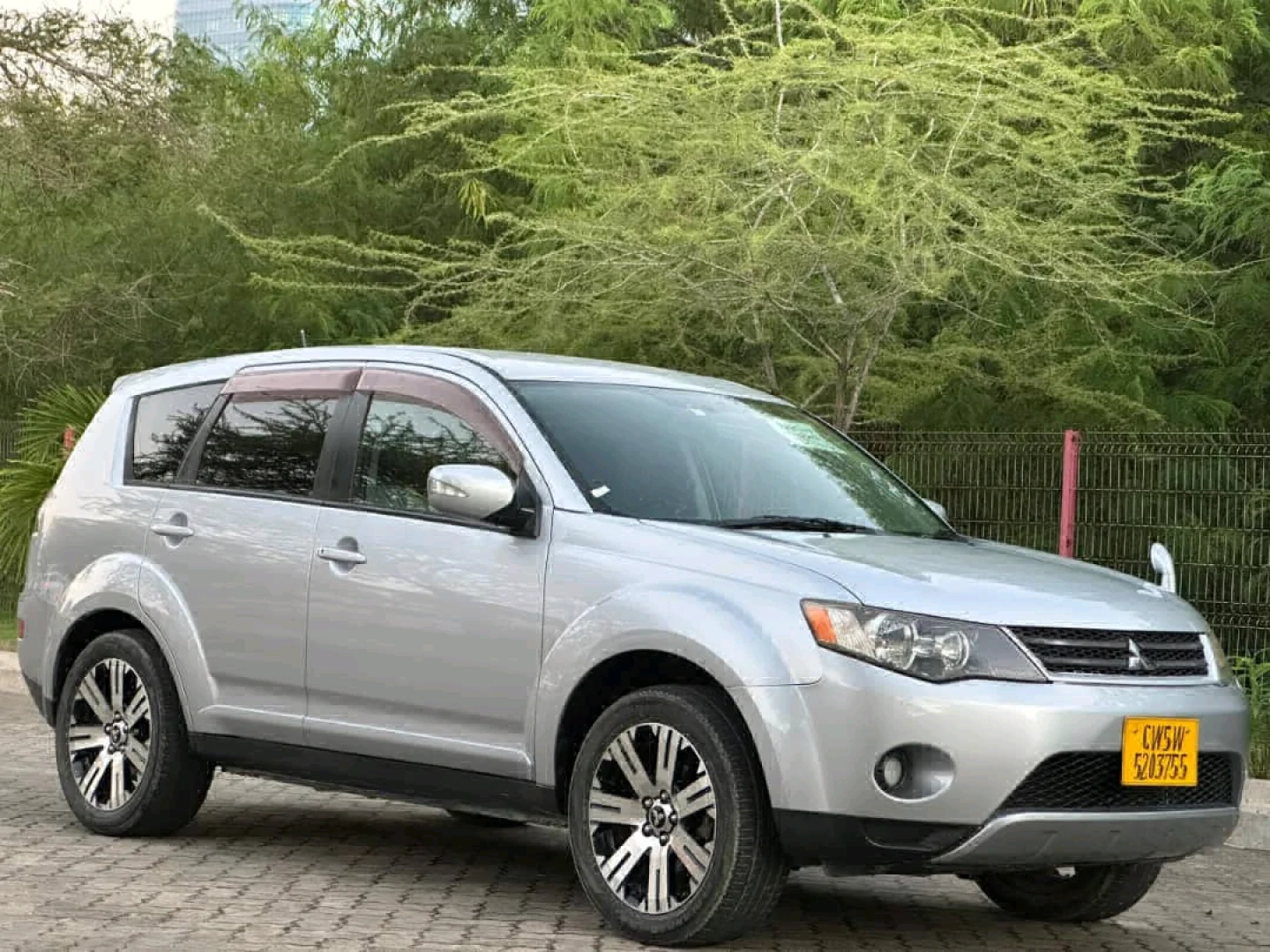 Used 2008 Mitsubishi Outlander SUV 2350cc thumbnail 4
