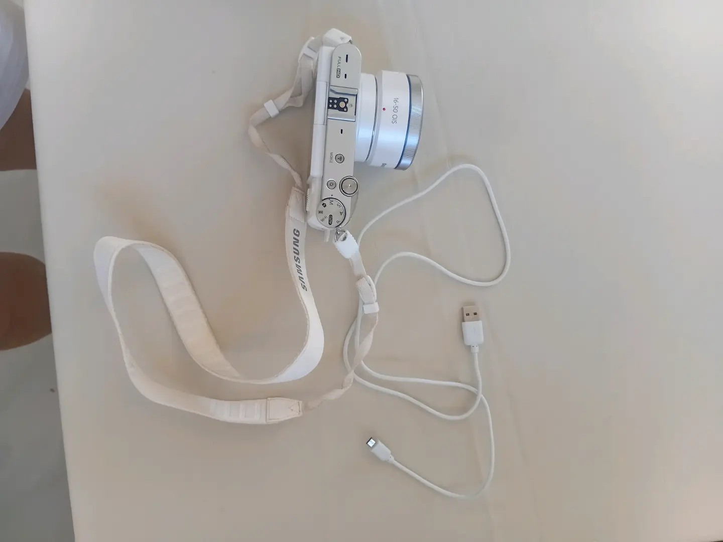 Samsung NX Mini Mirrorless Digital Camera thumbnail 2