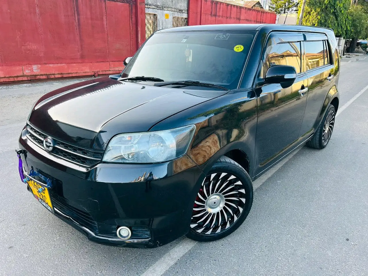 Toyota Rumion 2011 Nyeusi, 1490cc thumbnail 2