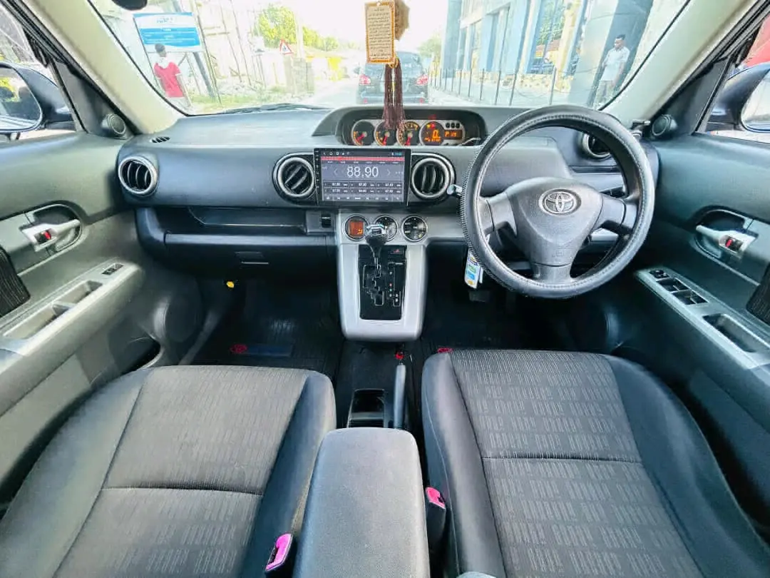 Toyota Rumion 2011 Nyeusi, 1490cc thumbnail 7