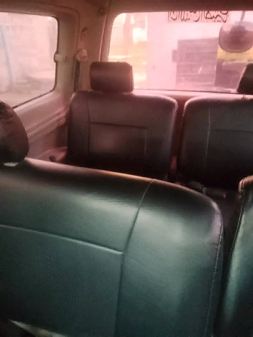 Toyota Noah SR50 EBG thumbnail 6
