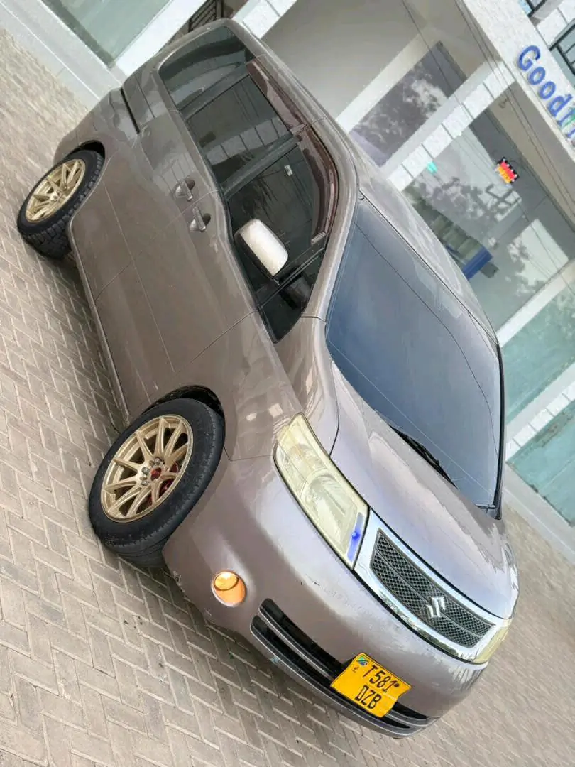 Used Suzuki Serena Minivan with AC and Music System thumbnail 6