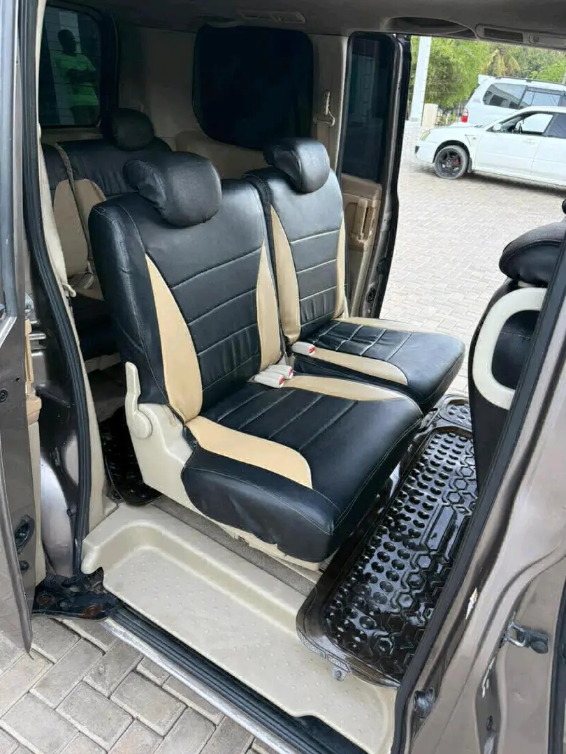 Used Suzuki Serena Minivan with AC and Music System thumbnail 7