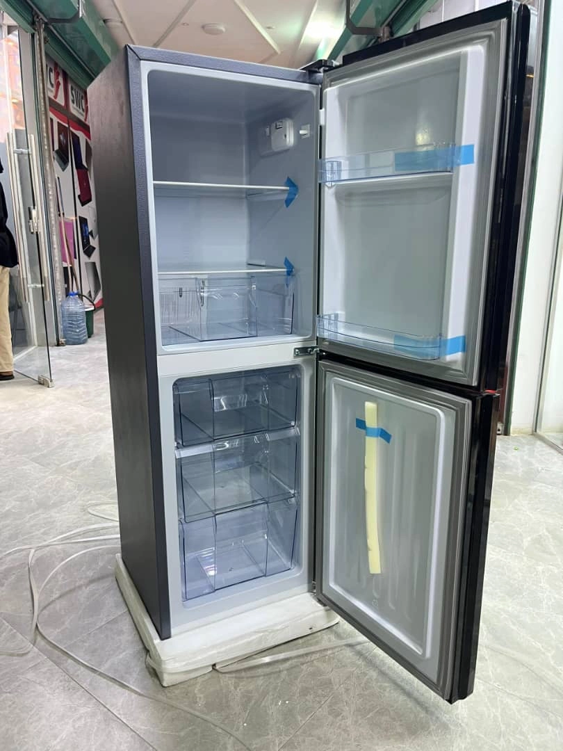 Blackark 168L Two-Door Bottom Freezer Refrigerator thumbnail 2