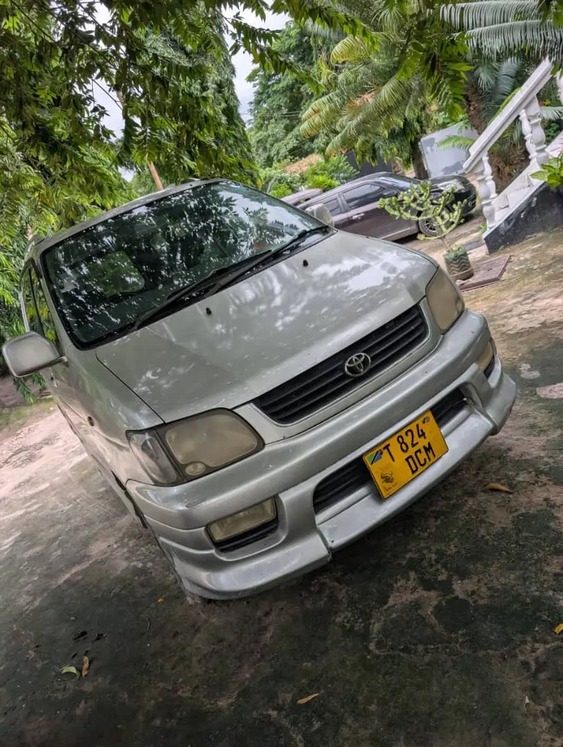Toyota Raum Silver 12.8M