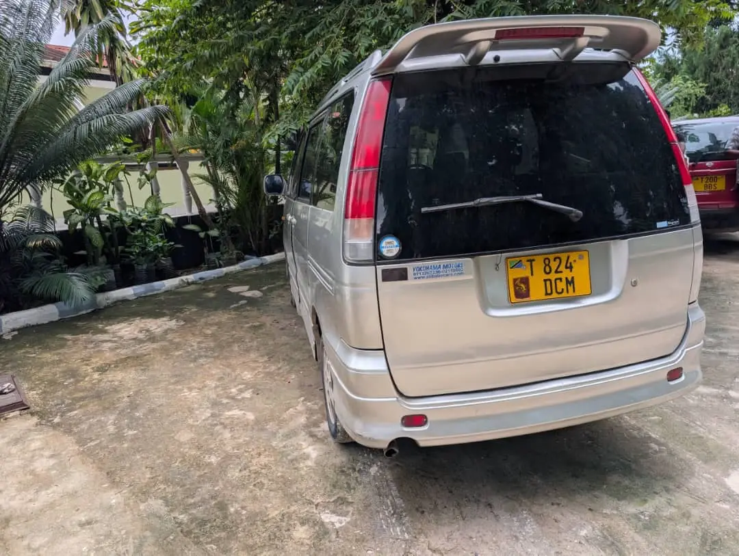 Toyota Raum Silver 12.8M thumbnail 2