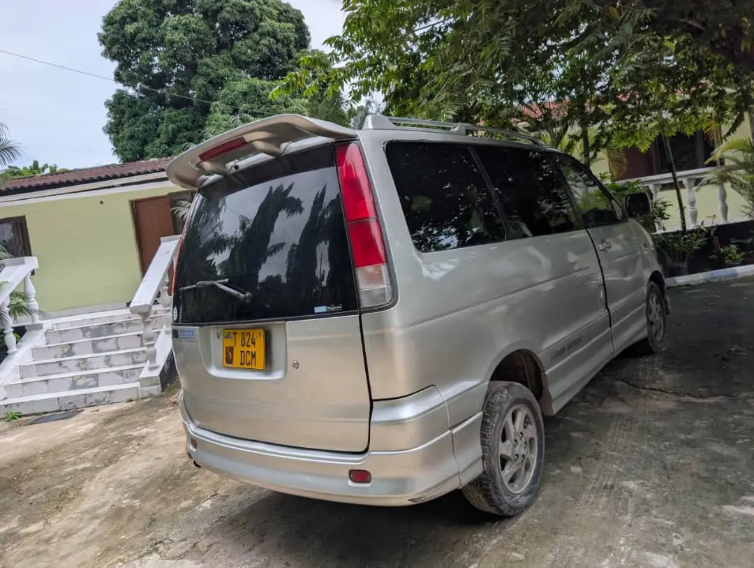 Toyota Raum Silver 12.8M thumbnail 4